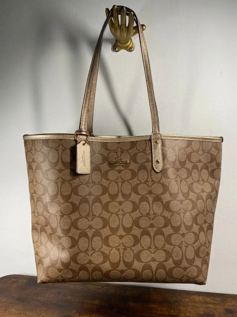 Coach reversible design